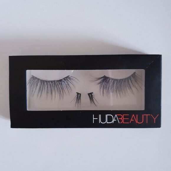 Huda Beauty False Eyelashes - Picture 1 of 3